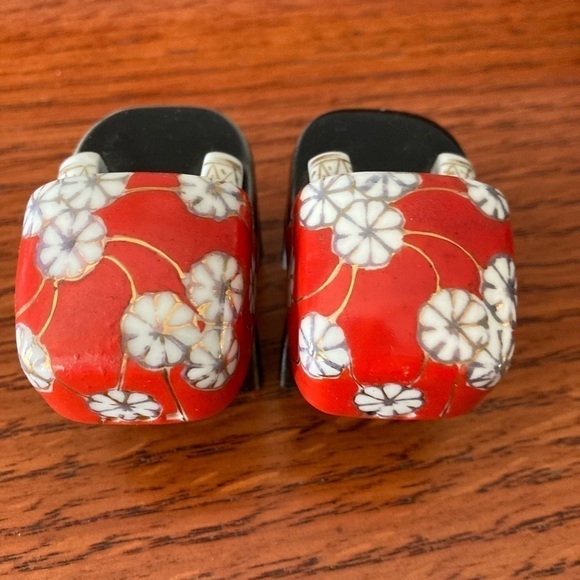 Vintage Japanese Geta Sandals Salt & Pepper Shakers Made in Japan - Picture 3 of 11